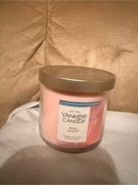 Yankee Candle Pink Sands Single-Wick Jar with Gold Lid